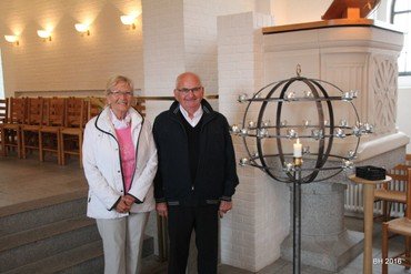 Lysglobe i Hirtshals Kirke