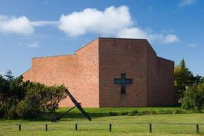 Emmersbæk kirke er indviet i 1983